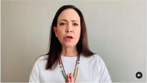 Machado: González Urrutia irá a Venezuela "en el momento correcto" y no "ahora"