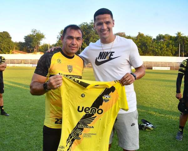 Recoleta FC: Alex Arce, una visita de lujo - Fútbol - ABC Color