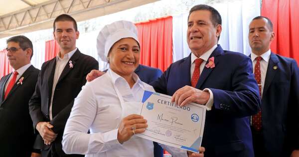 La Nación / Horacio Cartes cumple dos años al frente del Partido Colorado