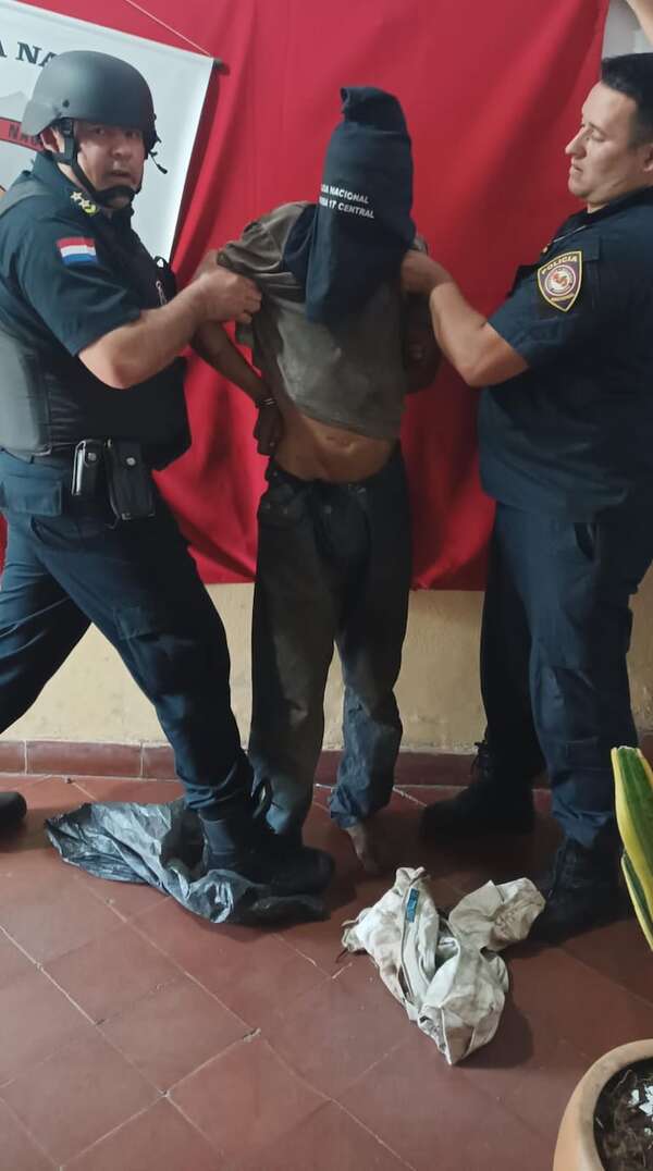 Video: detienen a hombre tras pelea con machete en Lambaré - Policiales - ABC Color