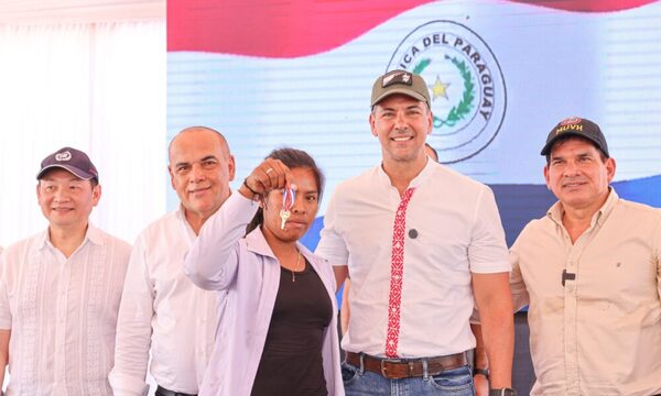 Gobierno entregó viviendas a 356 familias indígenas