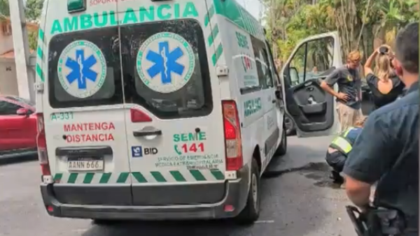 Motociclista roza una camioneta, pierde el equilibrio y fallece tras caer al asfalto en Asunción