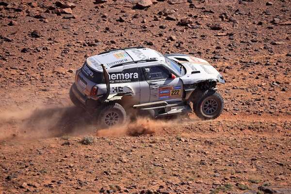De Mevius se impone en la sexta etapa, Lategan sigue líder y Al-Attiyah se acerca - Automovilismo - ABC Color