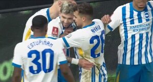 Versus / Julio Enciso volvió a marcar con el Brighton casi dos años después