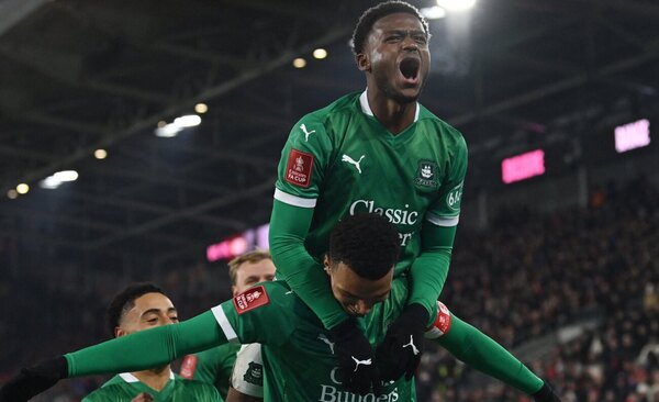 Versus / Brentford cae eliminado de la FA Cup por el último de la segunda división