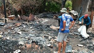 Familia afectada por incendio solicita ayuda para reconstruir su vivienda