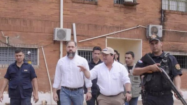 Ministro de Justicia destaca orden en visita al Cereso de Itapúa