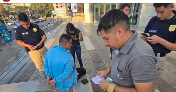 La Nación / Detienen a dos hombres por extorsión