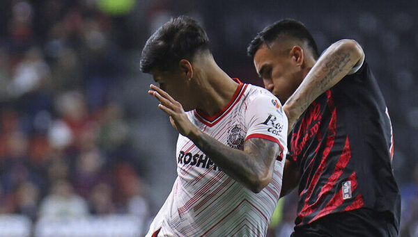 Versus / Robert Morales, de una posible salida a titular en el Toluca