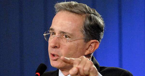 La Nación / Expresidente Uribe de Colombia exige intervención militar internacional en Venezuela