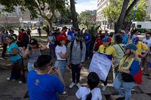 Venezolanos en Chile protestan por la investidura de Maduro: “Consumó un golpe de Estado” - Mundo - ABC Color
