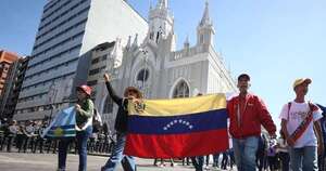 La Nación / Revolución interna cambiará Venezuela