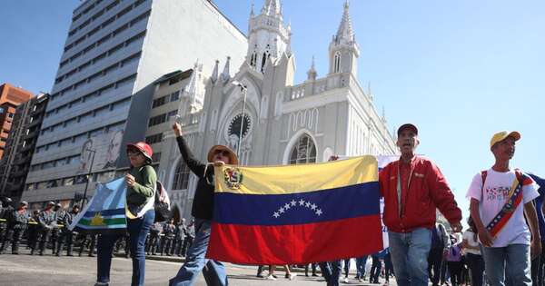 La Nación / Revolución interna cambiará Venezuela