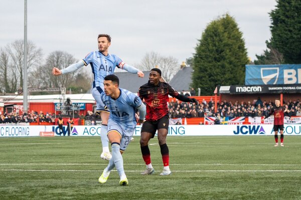 Versus / Tottenham fue hasta la prórroga para eliminar a un equipo no profesional en la FA Cup