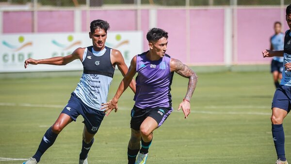 2 de Mayo y Racing animaron amistoso en Ciudad del Este