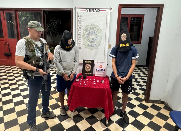Detienen a un joven y un menor que hacían "delivery" de cocaína - 1000 Noticias
