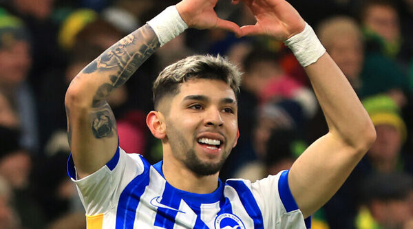 Versus / Julio Enciso fue elegido como la gran figura del Brighton en el partido ante Norwich