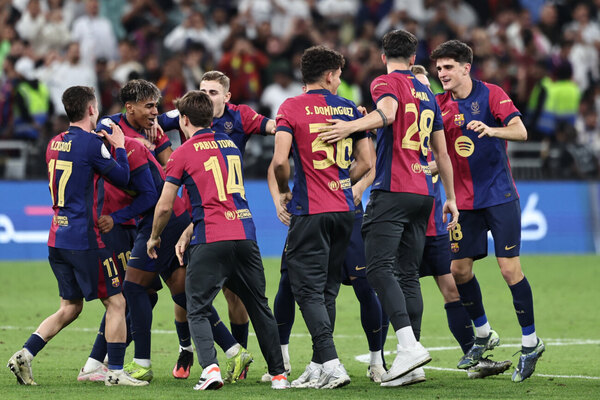 Versus / El Barcelona arrolla al Real Madrid y se lleva la Supercopa de España