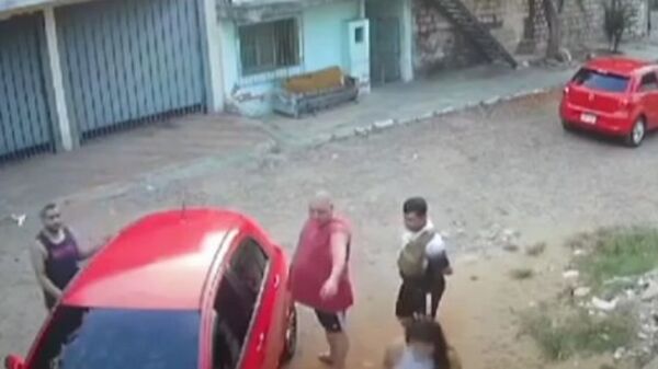 Polis denunciados por extorsión están bajo sumario pero en libertad