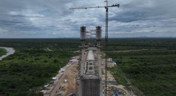 Puente de la Bioceánica supera el 65% de avance
