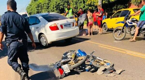 Dos jóvenes chocaron luego de manejar de forma imprudente