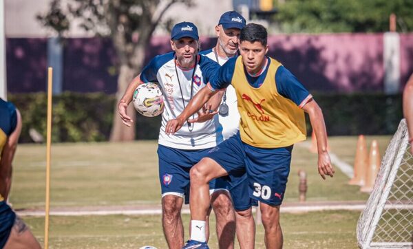 Versus / ¿Cuál es el equipo más probable de Cerro para comenzar el 2025?