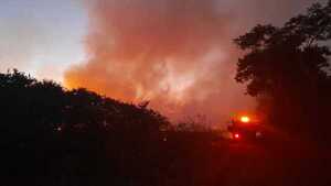 Vertedero de Santa Rosa se incendia provocando un grave daño ambiental