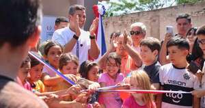 La Nación / El Gobierno entregó 61 viviendas a pobladores de Villeta e Itauguá
