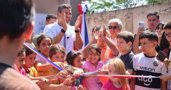 La Nación / El Gobierno entregó 61 viviendas a pobladores de Villeta e Itauguá