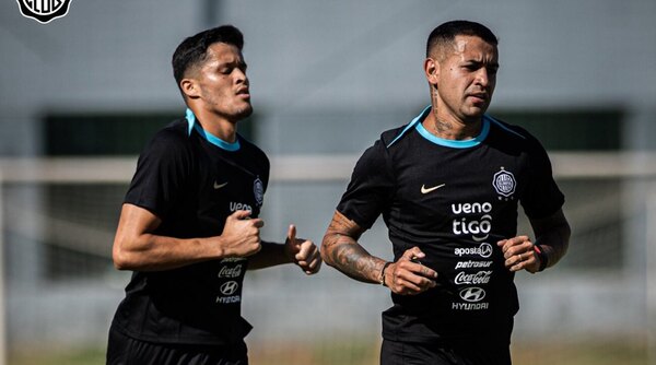Versus / La "presión extra" que tendrá Olimpia en el torneo Apertura 2025