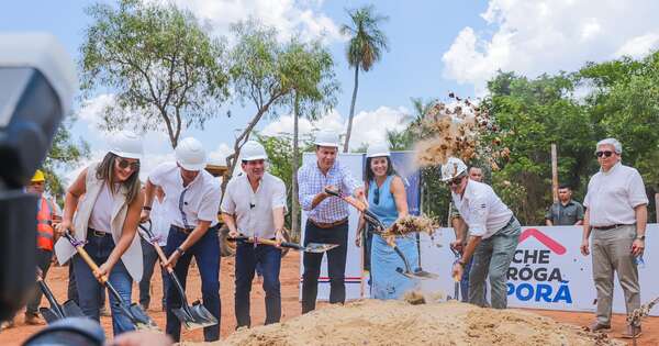 La Nación / Dieron la palada inicial en Luque para construir 31 casas de Che Róga Porã