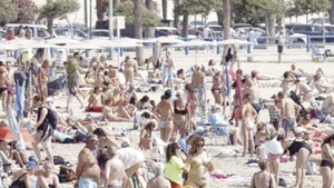 Fueron en grupo a Camboriú y el rollo se enfermó