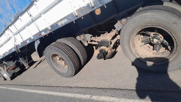 Rueda de camión se desprendió y mató a un peatón