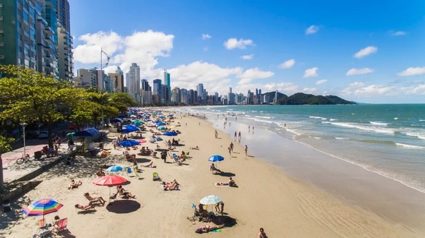 “Unos 20 a 30 buses semanales están saliendo con destino al Brasil”, confirman agencias | Turismo | 5Días