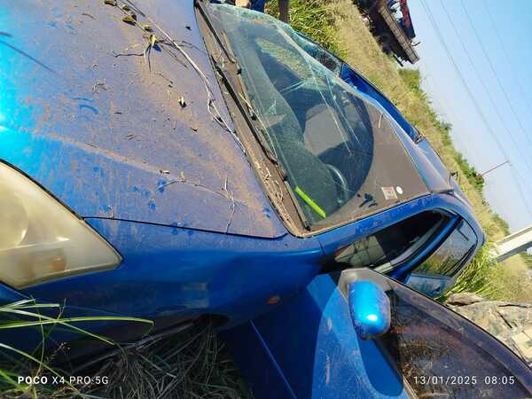 Conductora ilesa tras vuelco de vehículo en Concepción