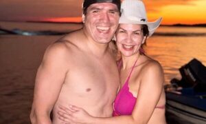 (VIDEO) ¡Doña de Fidencio Oviedo causó furor con un bikinazo!