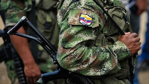 Rescatan a 5 menores que iban a ser reclutados por disidencias de FARC en Colombia