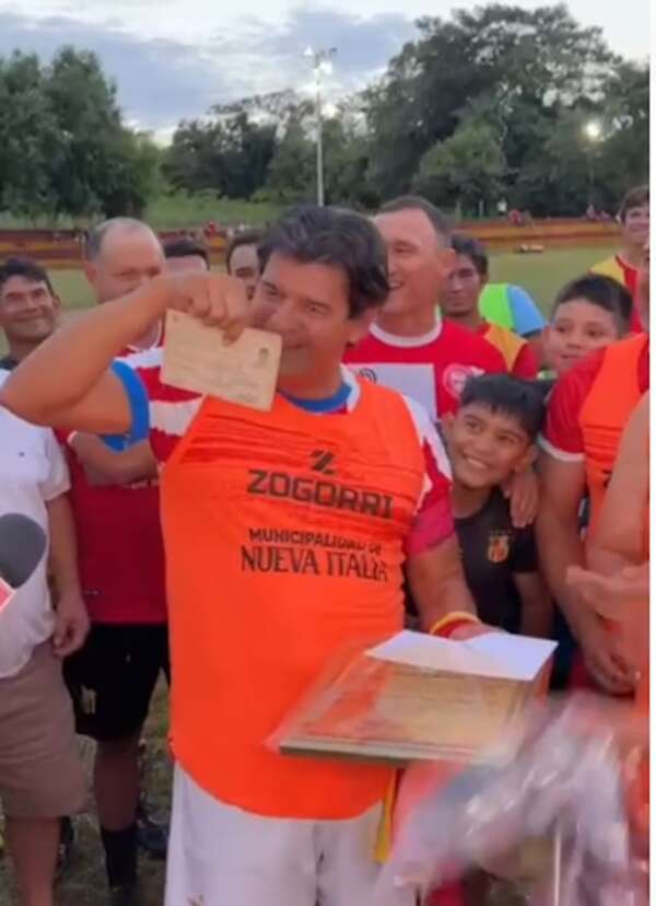 Pepe Cardozo, “Ciudadano ilustre y deportista ejemplar” - Fútbol - ABC Color