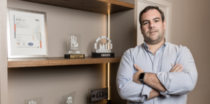 Rodrigo Schussmuller asume presidencia de la C谩mara Paraguaya del Acero