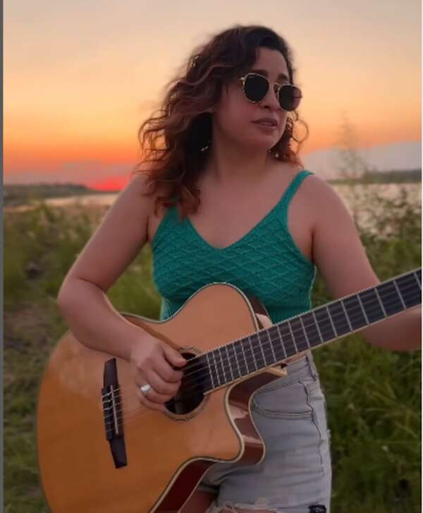 Video: así robaron guitarra de artista paraguaya y pide ayuda a la ciudadanía para recuperarla - Policiales - ABC Color