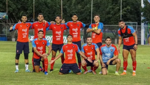 El probable equipo de Cerro para enfrentar al Barcelona