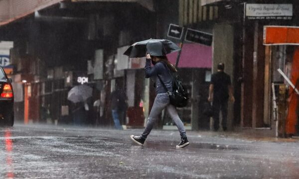Hay alerta de tormenta para seis departamentos