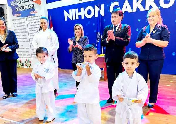 Karate: Cambio de cinturón en Nihon Gakko - Polideportivo - ABC Color