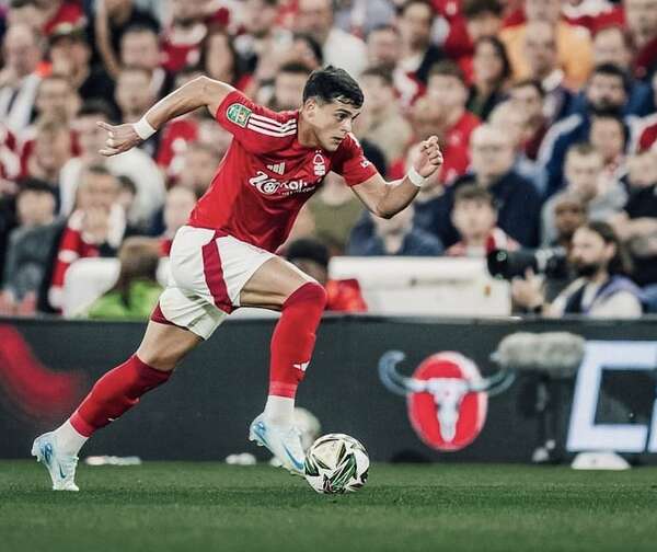 Ramón Sosa y el Nottingham desafían al líder Liverpool - Fútbol Internacional - ABC Color