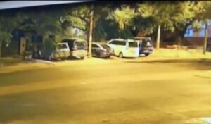 Mientras trabajaba y salva vidas, roban su vehículo a enfermera
