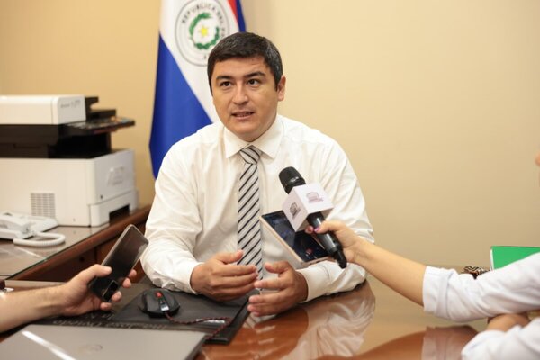 Senador Oviedo: “Los trabajadores son los que producen la riqueza” - Portal Digital Cáritas Universidad Católica