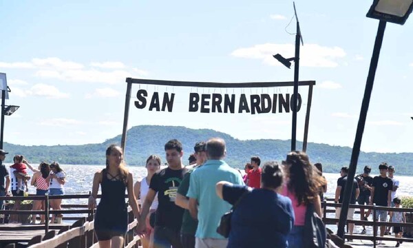 Alarma en San Ber por cuidacoches que cobran G. 100.000: “Eso no corresponde”, dice intendente – Prensa 5