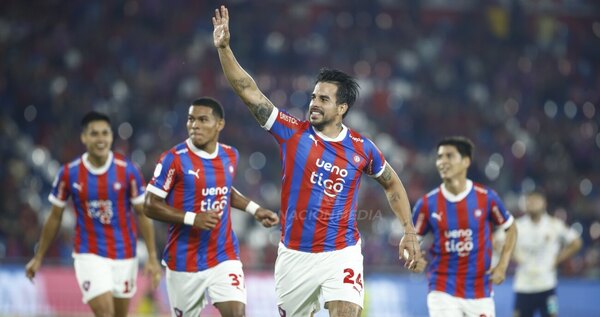 Versus / La emotiva despedida de Javier Báez de Cerro Porteño