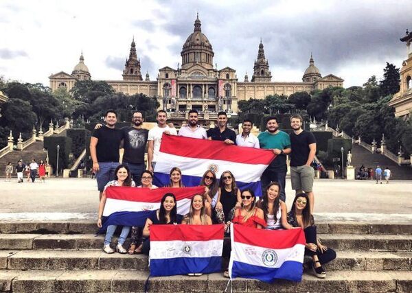 Abierta la convocatoria: Fundación Carolina ofrece becas para paraguayos interesados en estudiar en España - .::Agencia IP::.