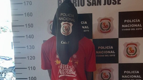 ¡Enero puku! Guardia fue detenido por empeñar la escopeta de su compañero
